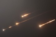浙江伊朗以导弹齐射回应以色列的大规模袭击